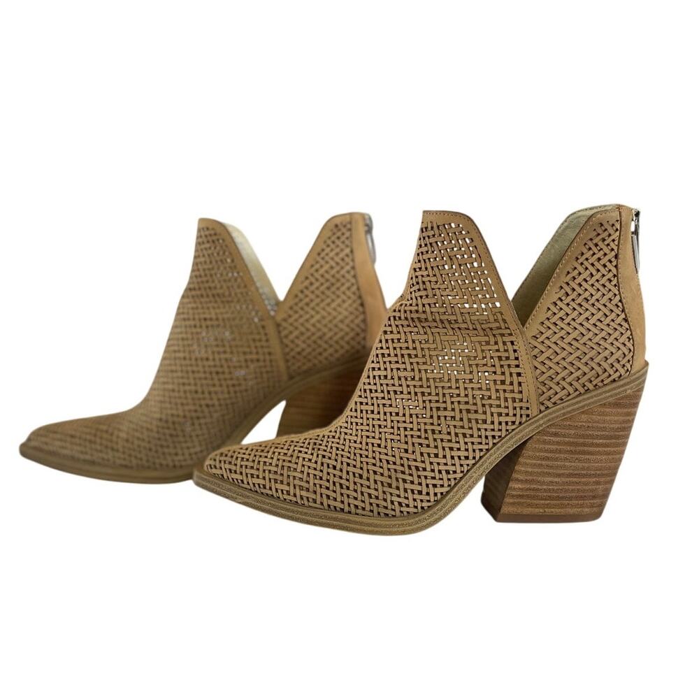 Vince Camuto Gibbela Perforated Leather Booties Tan Beige Brown 7M Zip Heels